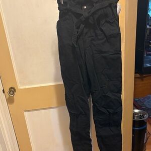 Abercrombie & Fitch Women’s Bkack Cargo Pants